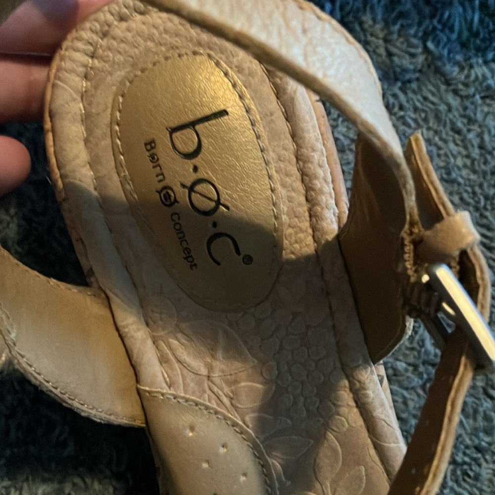 b.o.c Sandals w/cork wedge - Picture 2 of 5